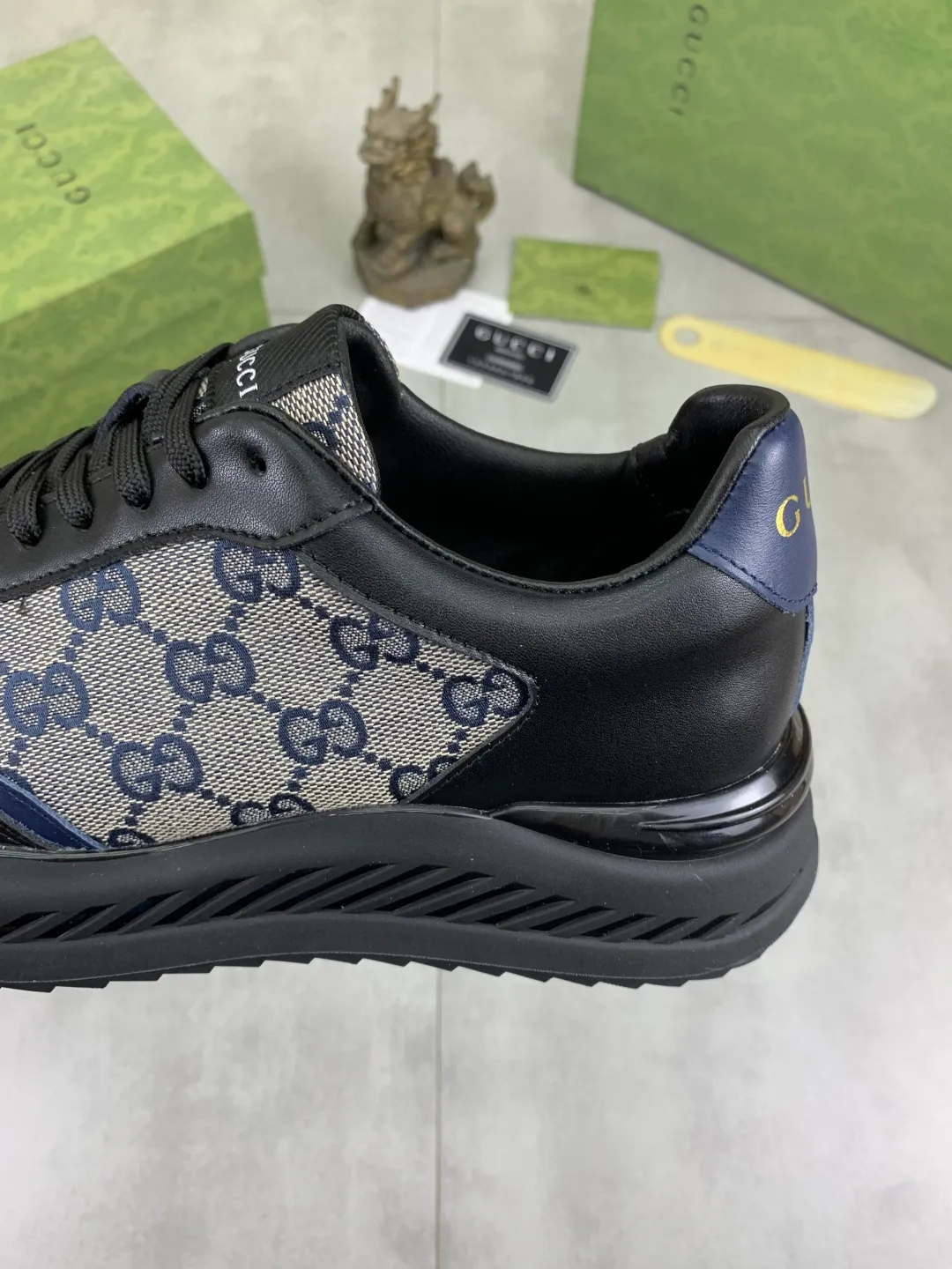Men's shoes 💰P460💰【New model】🆘 The latest model from Gucci official website🎁Classic casual and fashionable men's shoes👟Best model💥The style is simple and elegant, exclusive for trendy men. Unique official website latest brand elements👑Gucci original decoration, fashionable and generous, the fabric is made of original soft calfskin➕Comfortable soft pigskin lining ✅Wear-resistant rubber outsole specified on the official website_Full of elasticity, the classic model taken at the counter 🎬Color: 4⃣️colors available😍Number of yards: 38-44 (45 46 customized)